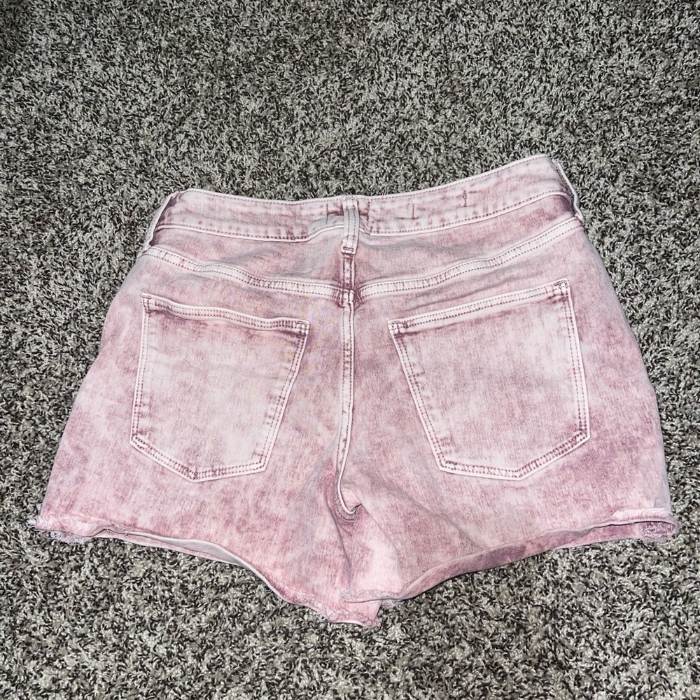 Splotchy pink shorts